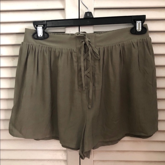 NWT forever 21 olive green shorts - Picture 3 of 6